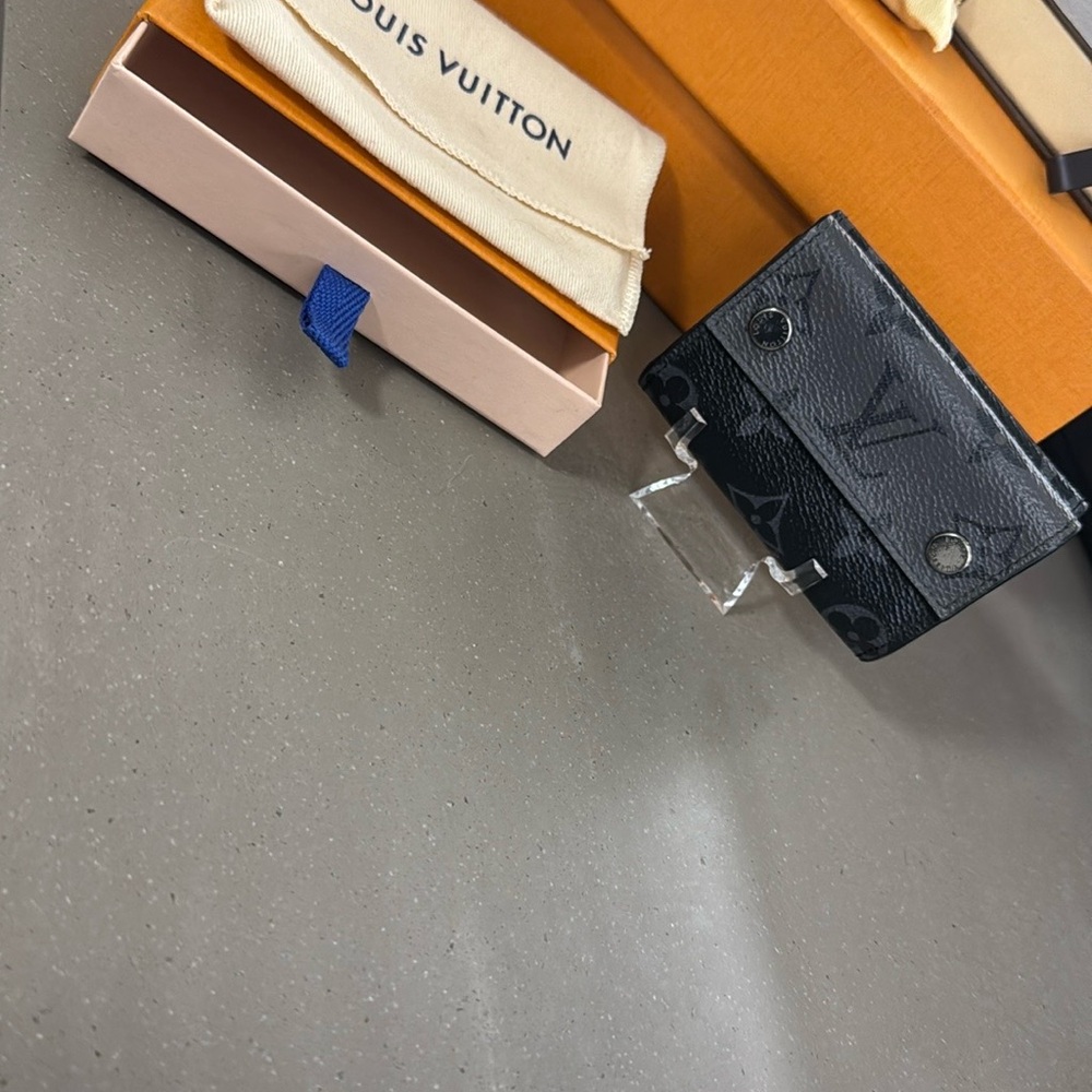 Louis Vuitton Black Monogram Eclipse Reverse Discovery Wallet